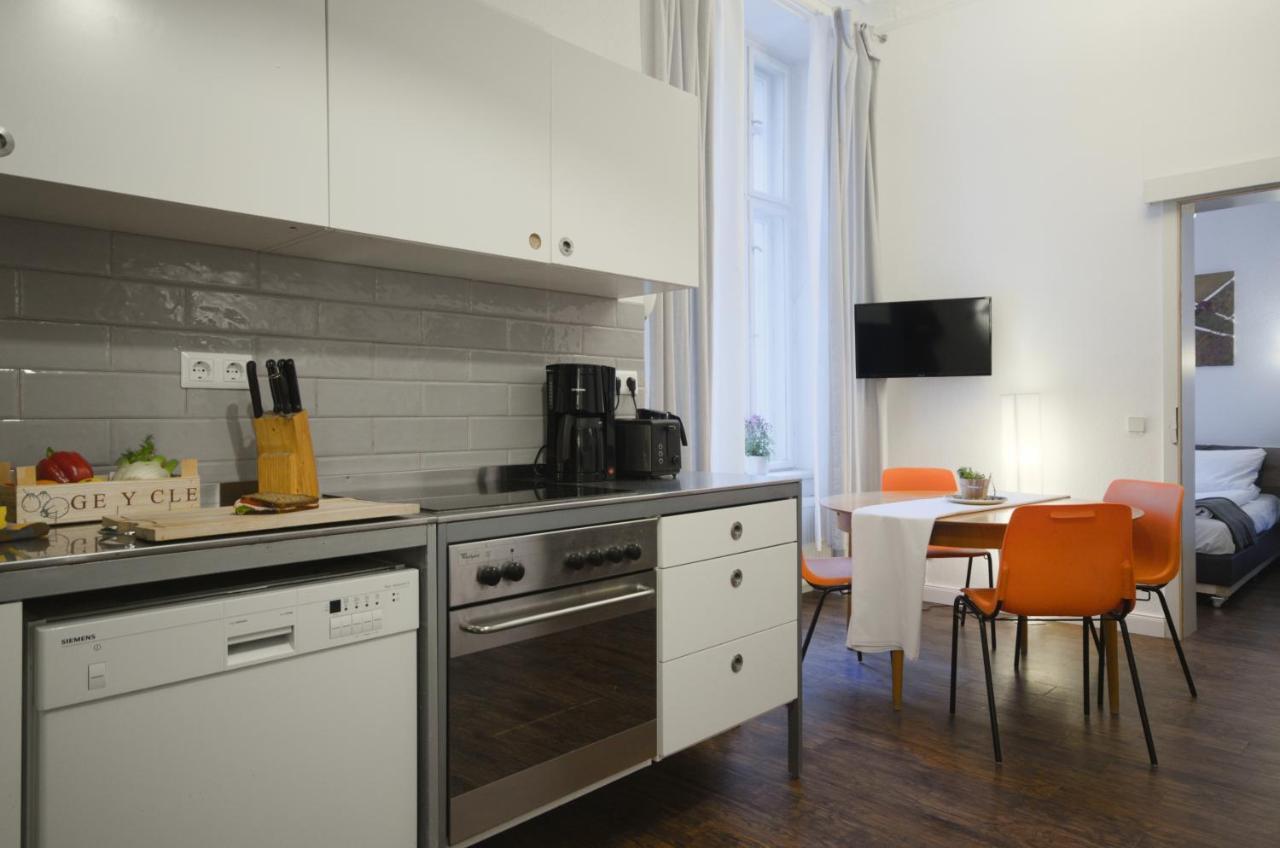 Altbauwohnung mit 3 Bädern  Berlin Exterior foto